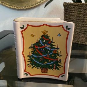 - Vintage Studio Nova Christmas Story Book Night Bank